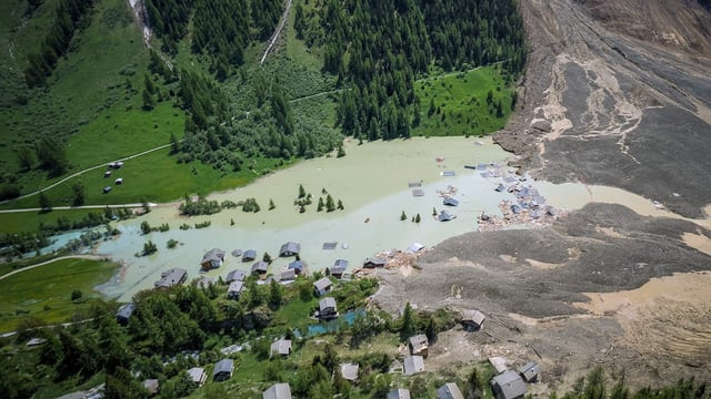 Das verschüttete Dorf Blatten soll bis 2030 wieder aufgebaut werden.