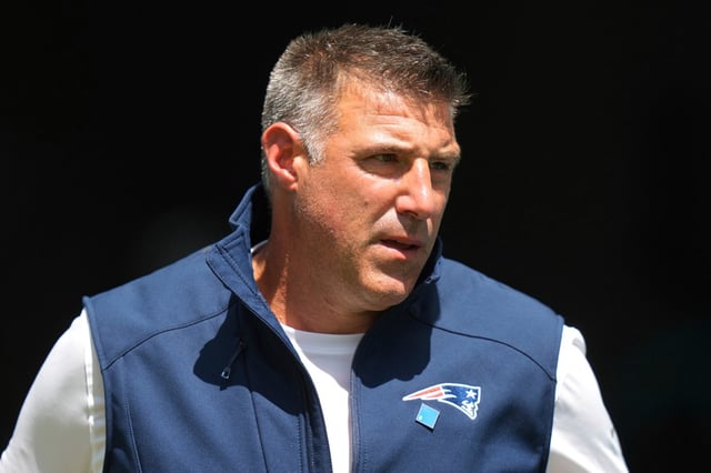 New Englan Patriots head coach Mike Vrabel is seen before an NFL football game against the Miami Dolphins Sunday, Sept. 14, 2025, in Miami Gardens, Fla. (AP Photo/Lynne Sladky)