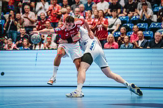 Nicolaj Jørgensen und der HSV Hamburg gaben den sicher geglaubten Sieg kurz vor Schluss noch aus der Hand.