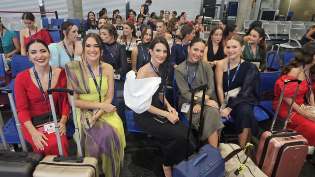 Las candidatas del año pasado, antes de embarcar