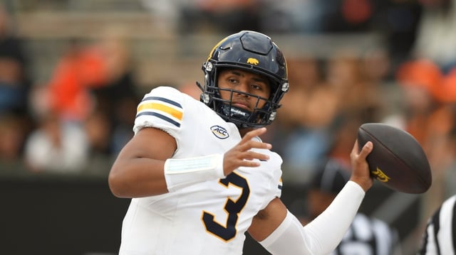 Cal quarterback Jaron-Keawe Sagapolutele has been a difference-maker for the Bears. (AP Photo/Mark Ylen)