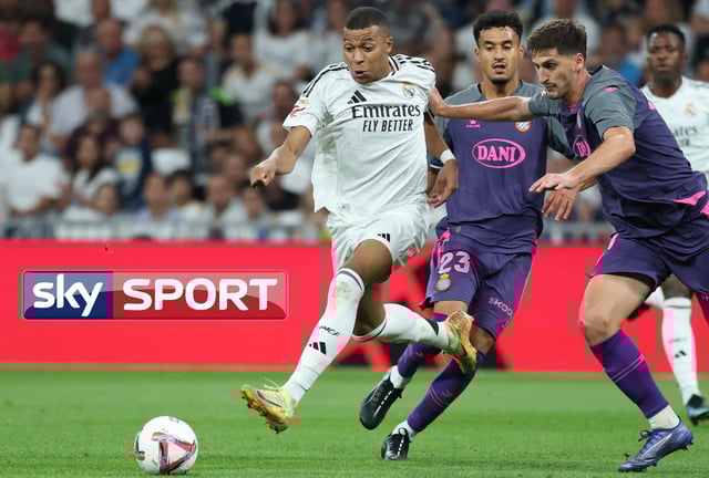 MADRID (ESPAÑA), 20/09/2025.- Cobertura oficial de SKY Sports HD EN VIVO GRATIS para mirar el partido entre Real Madrid y RCD Espanyol este sábado 20 de septiembre por la jornada 5 de LaLiga EA Sports 2025-26 desde el estadio Santiago Bernabéu de Madrid, España. Foto de Thomas COEX para AFP