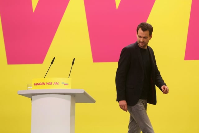 Der langjährige FDP-Spitzenpolitiker Johannes Vogel wechselt in die Wirtschaft. Zum 1. Dezember fange der 43-Jährige als Personalmanager im Lufthansa-Konzern an, berichtet die "Frankfurter Allgemeine Zeitung".