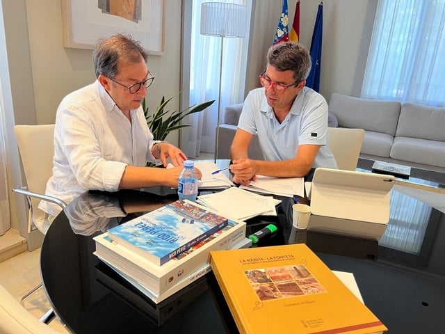 Carlos Mazón durante la preparación del debate.