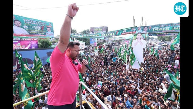 Leader of Opposition in Bihar assembly and RJD leader Tejashwi Yadav during Bihar Adhikar Yatra at Sarairanjan in Samastipur on Saturday. (HT Photo)
