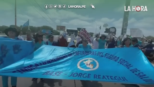 Piura: enfermeras bloquean puente Sánchez Cerro en el día 11 de huelga indefinida de EsSalud