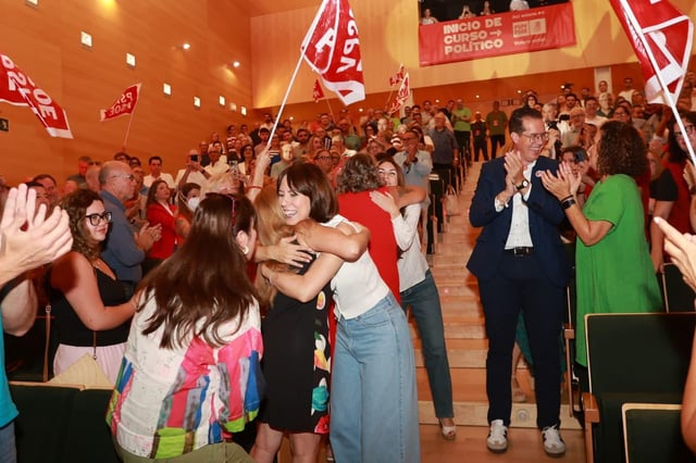 Diana Morant, Bárbara Soler y Rubén Alfaro en la segunda jornada de apertura de curso político del PSPV-PSOE, que se ha celebrado en Torrevieja.
