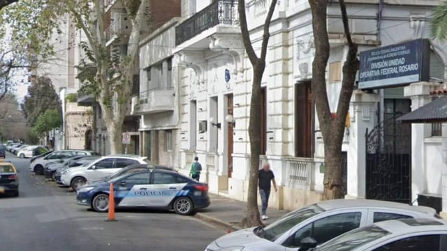 La sede de la Policía Federal en Rosario, desde donde partieron los allanamientos por venta de drogas