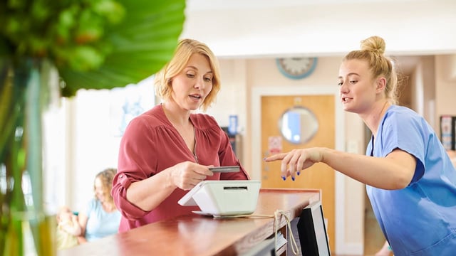 Zum Jahreswechsel drohen die Krankenkassenbeiträge weiter zu steigen.