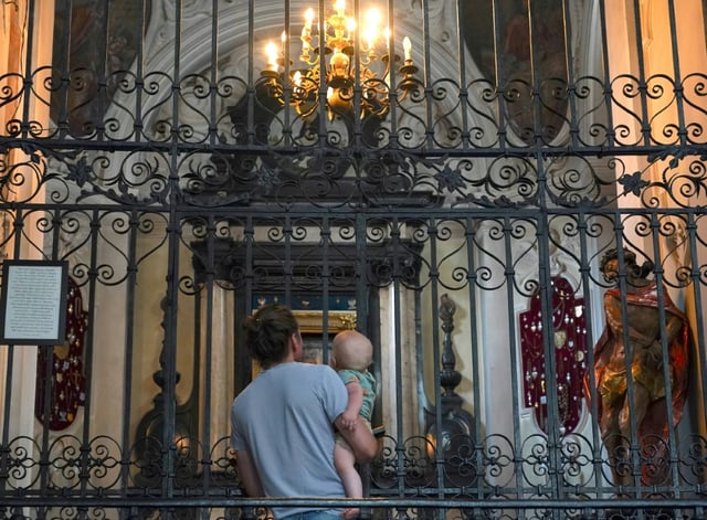 Mit einem Bonusprogramm will eine polnische Hotelkette ihre Gäste zum Kinderzeugen animieren. Auf ihrer Website beklagt die Arche-Gruppe, der 23 Hotels im ganzen Land gehören, die seit zwölf Jahren stetig sinkende Geburtenrate in Polen.