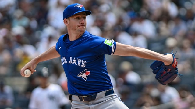 Sep 6, 2025; Bronx, New York, USA; Toronto Blue Jays pitcher Chris Bassitt (40) pitches against the New York Yankees during the first inning at Yankee Stadium. Mandatory Credit: John Jones-Imagn Images