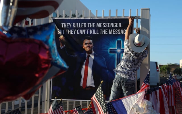 El memorial de Charlie Kirk en la sede central de Turning Point, en Phoenix