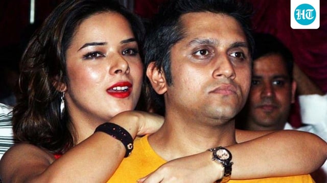 Uditaa Goswami (L) with husband director Mohit Suri at the soundtrack launch event for Aashiqui 2. AFP PHOTO