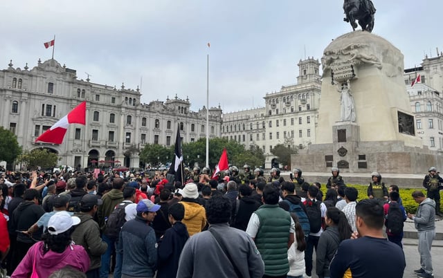 Manifestantes se congregaron en la Plaza San Martín. Foto: X / @Lechucero33