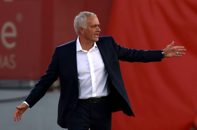 Soccer Football - Primeira Liga - AVS v Benfica - Estadio Clube Desportivo das Aves, Vila das Aves, Portugal - September 20, 2025 Benfica coach Jose Mourinho REUTERS/Rita Franca