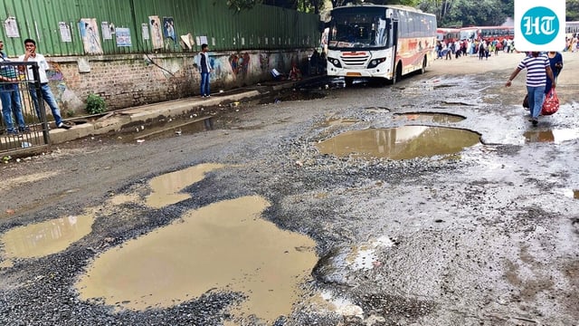 Bengaluru is increasingly becoming infamous for its potholes. (Rahul Raut/HT PHOTO)