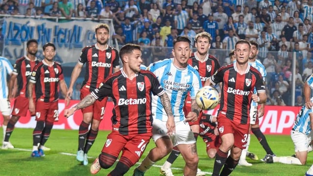 Atlético Tucumán sorprendió al equipo alternativo de River y ganó 2 a 0.