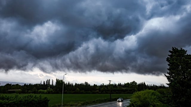 Les cumuls de pluie pourraient être de "60 à 90 mm, localement jusqu'à 120 mm, en vallée du Rhône et sur Paca".