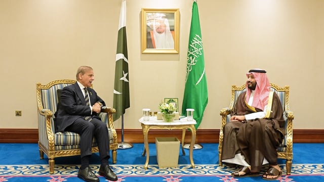 Pakistan's Prime Minister Shehbaz Sharif with Saudi Crown Prince Mohammed bin Salman