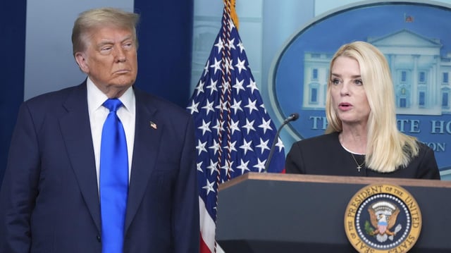 Donald Trump und Pam Bondi
