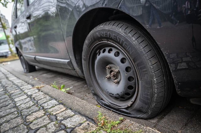 Hunderte zerstochene Autoreifen in Bremen: Nun sitzt ein Verdächtiger in U-Haft (Archivbild).