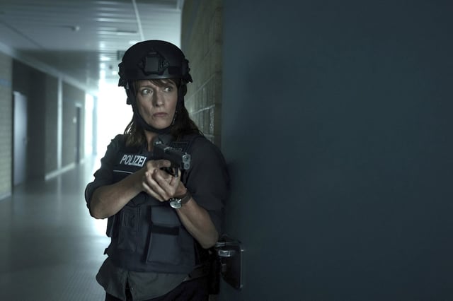 Kommissarin Brasch (Claudia Michelsen) in ungewohnter Montur