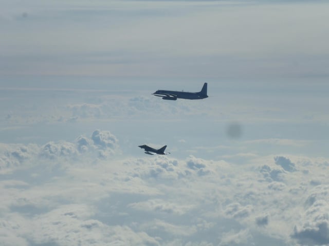 Die NATO hat wegen des Anflugs eines russischen Aufklärungsflugzeugs über der Ostsee zwei deutsche Eurofighter alarmiert.