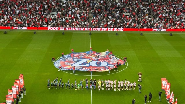 Ajax speelt gelijk tegen PSV in belangrijke topper