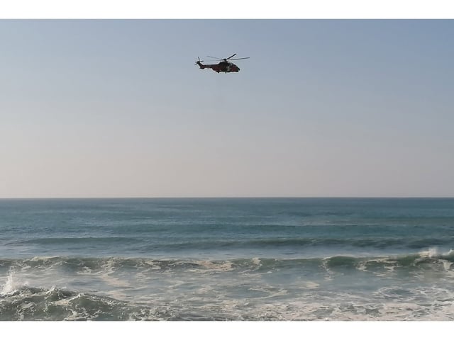 rescate exitoso de 11 tripulantes de un barco en peligro frente a a coruña