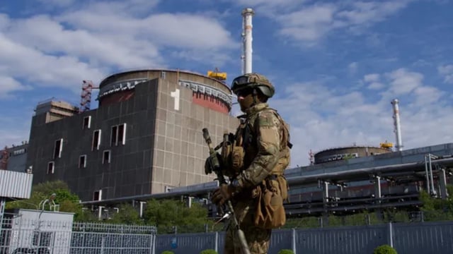 Chernobyl 2.0? Ukraine-Russia Crossfire Puts Europe's Biggest Nuclear Plant One Strike Away from Catastrophe | WATCH