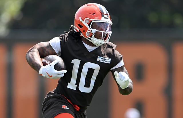 Quinshon Judkins #10 of the Cleveland Browns runs a drill during Cleveland Browns OTA offseason workouts at CrossCountry Mortgage Campus on June 04, 2025 in Berea, Ohio.