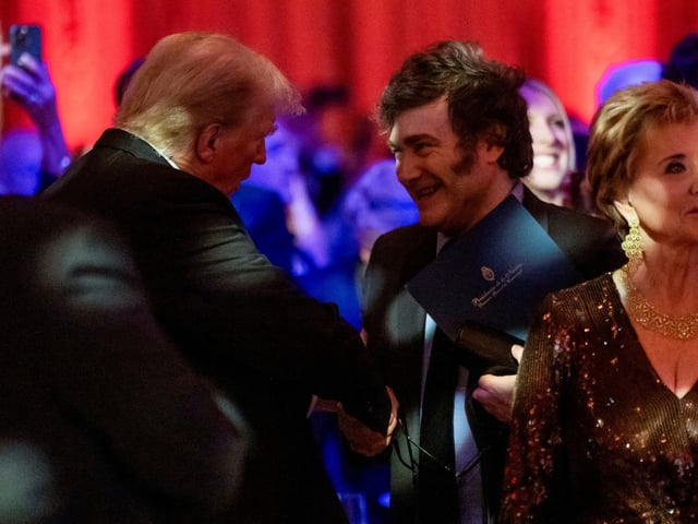 Milei viaja a Estados Unidos y busca un gesto de Trump para frenar la incertidumbre política y económica.