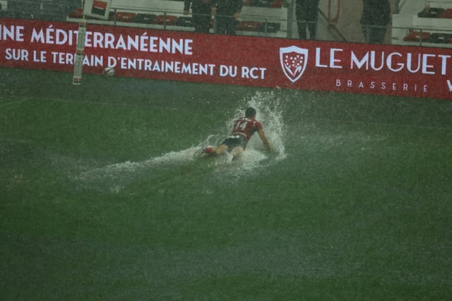 La rencontre de rugby en Top 14 Toulon-La Rochelle a dû être reportée le 21 septembre en raison de violents orages