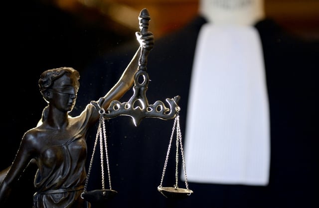 Fin mai 1994, le corps de Nadège Desnoix, 17 ans, avait été découvert lacéré de coups de couteau sur le côté d'un chemin menant au lycée de Château-Thierry où elle était élève de première