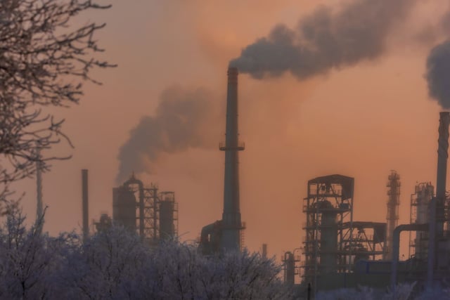 Une raffinerie de pétrole de Karamay, dans le nord-ouest de la Chine.