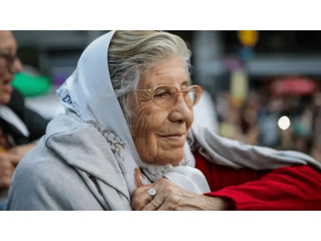 Murió Azucena Díaz, referente de las Madres de Plaza de Mayo (Imagen @h.i.j.o.s._capital).