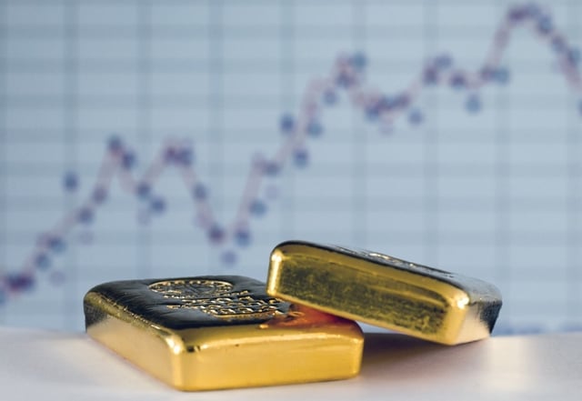 الذهب يقترب من أعلى مستوى قياسي