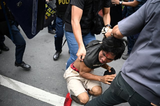 Auf den Philippinen ist die Polizei gewaltsam gegen Anti-Korruptionsproteste vorgegangen und hat mehr als 200 Menschen festgenommen, darunter Minderjährige.