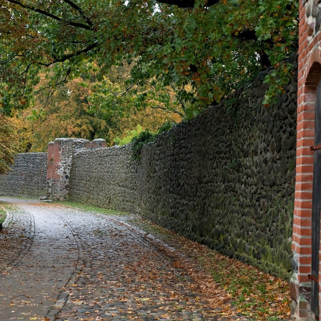Im Stadtpark von Bernau ist eine Leiche gefunden worden