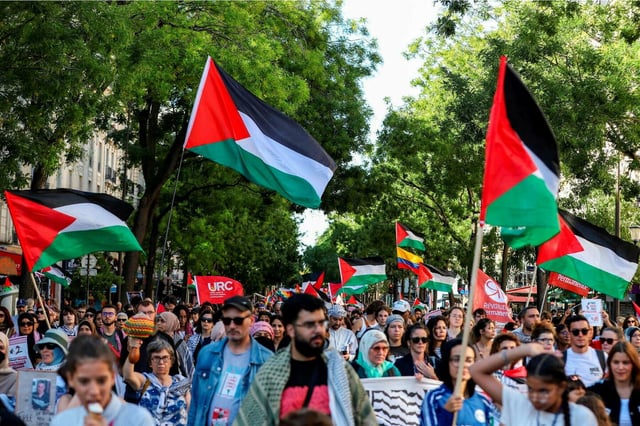 Manifestation pro-palestinienne à l’appel du Collectif national et de syndicats, entre République et Nation à Paris, le 6 septembre 2025.
