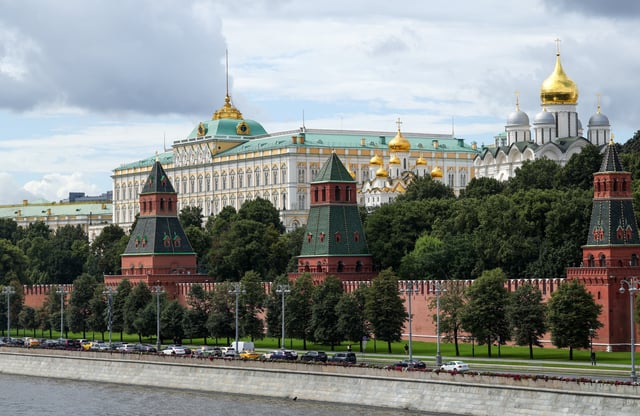 A view shows the Kremlin's towers, the Grand Kremlin Palace and cathedrals behind the wall in central Moscow, Russia, August 7, 2025. REUTERS/Evgenia Novozhenina/ File Photo
