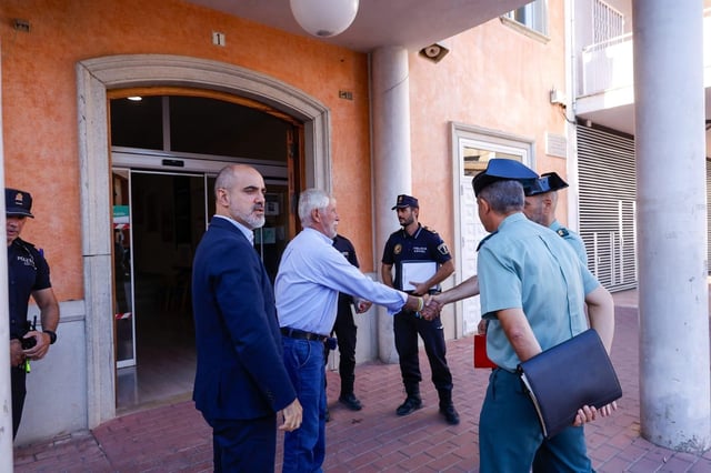 Reunión entre el Ayuntamiento de Turís y la subdelegación del Gobierno.