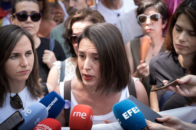 La eurodiputada de Podemos Irene Montero en declaracoines a los medios este verano.