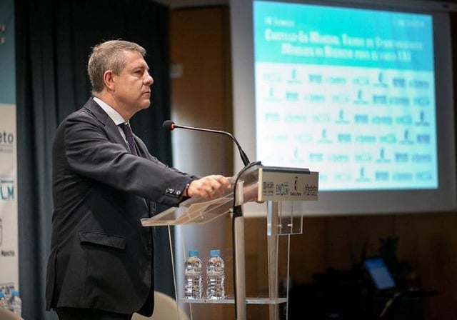El presidente de Castila La Mancha, Emiliano García-Page, durante su encuentro