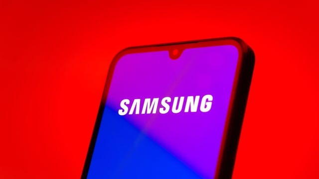 Samsung-Nutzer:innen aufgepasst: Zahlreiche Kundendaten sind im Netz gelandet. (Bild: Shutterstock/JarTee)