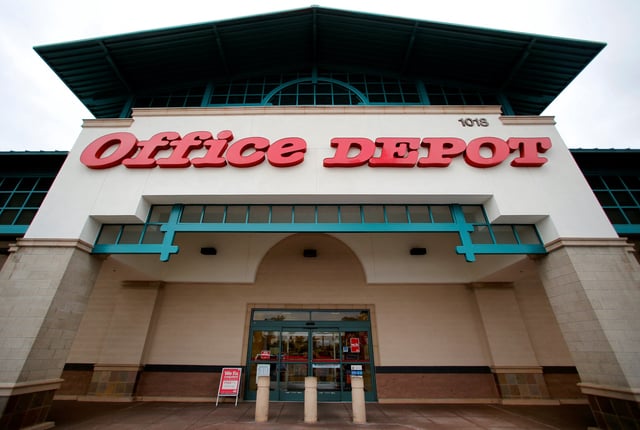 An Office Depot store is pictured in Encinitas, California, February 19, 2013.  REUTERS/Mike Blake/File Photo