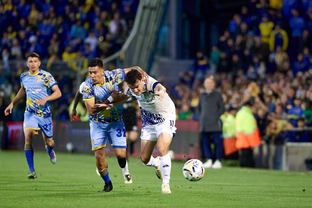 Talleres visitó a Rosario Central por la Liga Profesional. Valentín Depietri aprovechó un quedo de Coronel y marcó el empate albiazul. (Prensa Talleres)