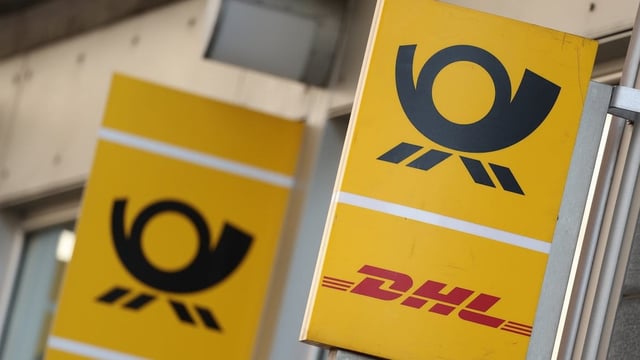 Verbraucherschützer verklagen die Deutsche Post wegen unklarer AGBs zur Paketzustellung.