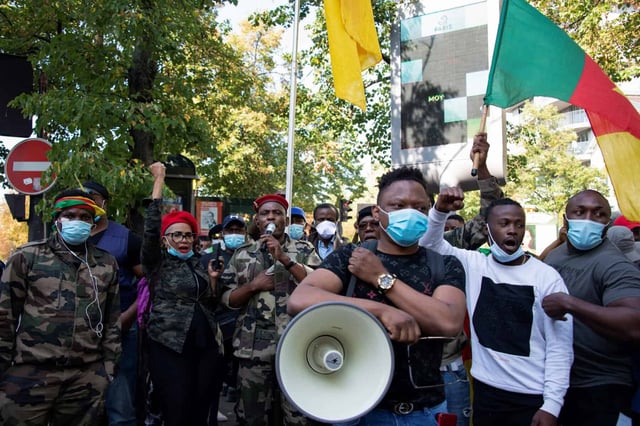 Cameroonian opponents of President Paul Biya shout slogans during a demonstration against him and his government near the embassy of Cameroon in Paris on September 22, 2020. Picture: AFP