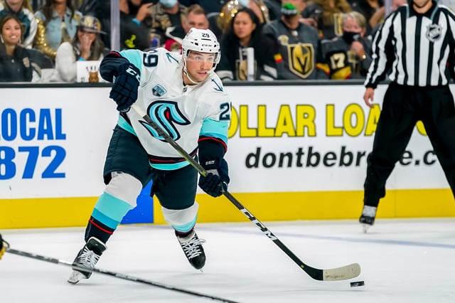 Vince Dunn, Seattle Kraken (Photo by Christopher Mast/NHLI via Getty Images)